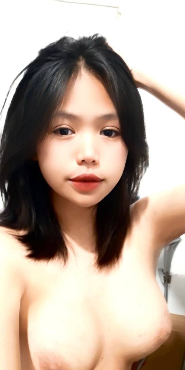 Cắm cặc vào đáy lồn cô nàng tây mông to hàng múp
